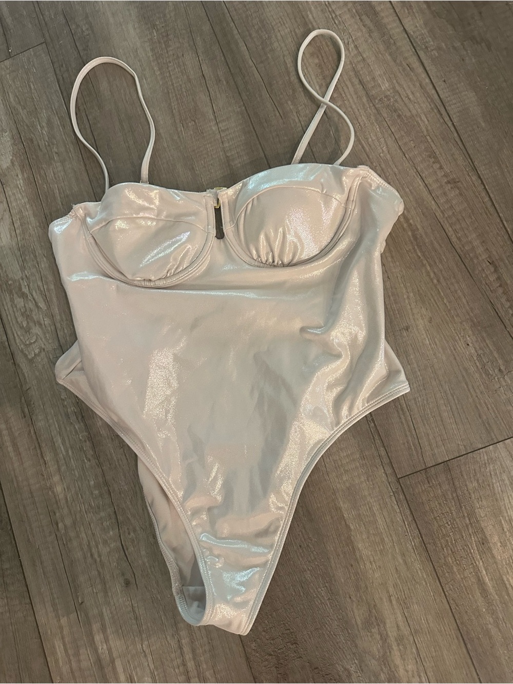 Women’s No Boundaries Shimmer One-Piece Swimsuit in Pearl White Size L 12-14